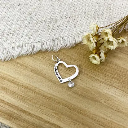 PINGENTE CORAÇÃO VAZADO CRISTAL MÃE DE PET